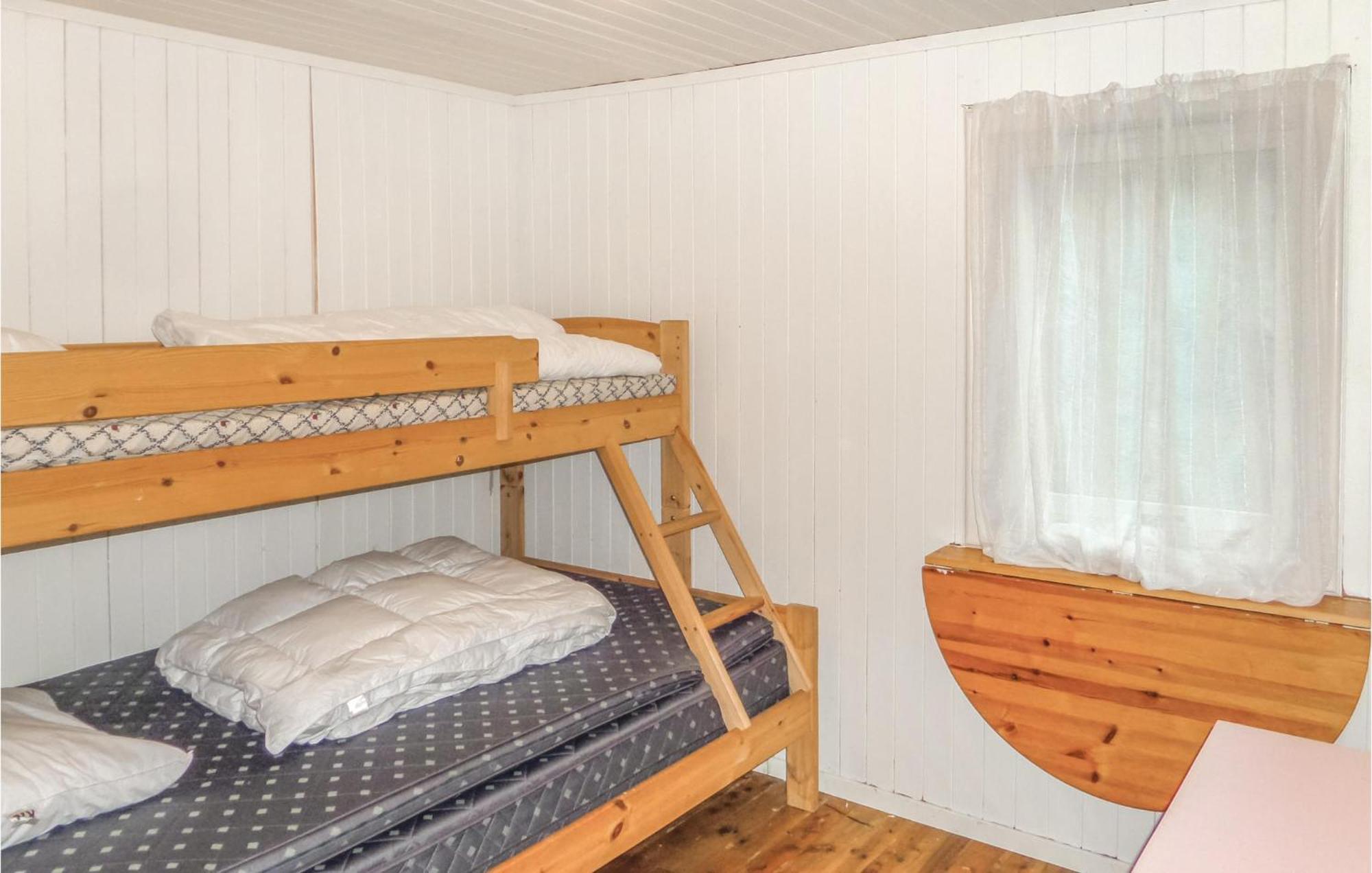 Beautiful Home In Vallavik With Kitchen Bu ภายนอก รูปภาพ