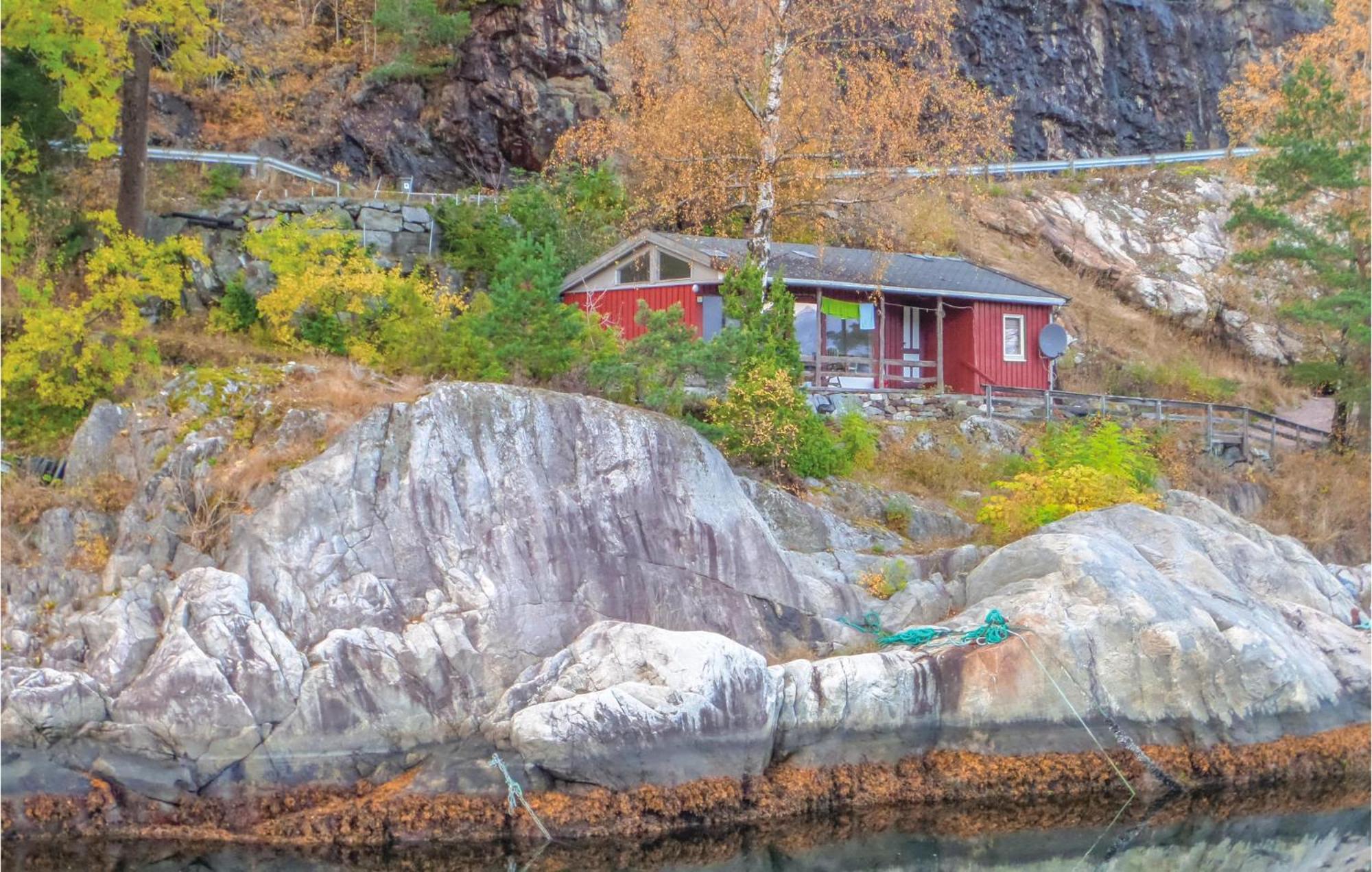 Beautiful Home In Vallavik With Kitchen Bu ภายนอก รูปภาพ